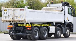 Camion benne d'occasion Mercedes-Benz Arocs 3243 8x4 Diesel 40T Euro 6 pour transport lourd et travaux d'ingénierie, modèle 2016 - Product Image 4