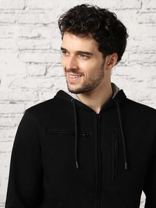 Venta caliente Negro hombres sudaderas con capucha invierno OEM personalizable con capucha canguro bolsillo cremallera moda 3D ropa con técnicas de hojaldre - Product Image 3