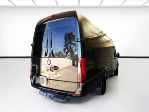 Livraison rapide mondiale pour fourgonnette MB Sprinter 2500 Cargo 170 WB à châssis allongé et transmission intégrale, modèle 2022, d'occasion, à vendre - Product Image 4