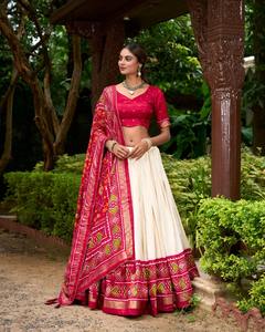 Nuevo vestido elegante Tussar Silk Lehenga Choli & Dupatta con estampado de Patola, exportador y proveedor indio a la venta - Product Image 4
