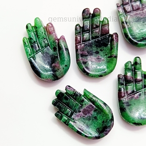 Piedra preciosa tallada a mano de Hamsa Zoisita rubí natural, piedra preciosa en forma de mano rubí, mano suelta de Fátima tallada para hacer colgantes, 25mm - Product Image 2