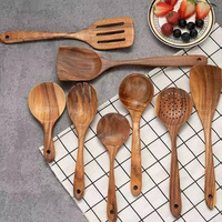 Juego de utensilios de cocina modernos de madera de teca de grado alimenticio, cucharas para sopa fáciles de limpiar, herramientas para servir con accesorios de diseño manual para cocinar
