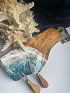 2023 Meilleur manche en résine époxy Design Planche à découper en bois Snack Cheese Charcuterie Board avec résine époxy avec taille personnalisée - Product Image 5