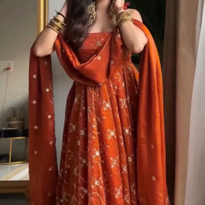 Ensemble Anarkali Kurta long sans manches en rayonne brodée Unity Luxure pour femme, avec dupatta assorti – Tenue ethnique élégante et respirante pour les fêtes - Product Image 1