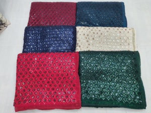 Belle robe chemisier Saree en Georgette de qualité lourde de 60 grammes brodée de paillettes doubles de 3MM et 5MM pour adultes en vente - Product Image 6