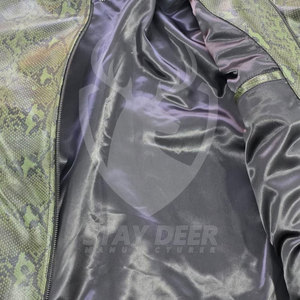 Chaqueta de cuero de pitón con estampado de serpiente de lujo personalizada, chaqueta de moto de lana de estilo Vintage para invierno, curtido, no tejido, teñido liso - Product Image 6