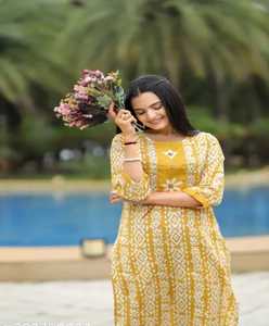 Offre de festival vente vente sur coton imprimé Kurti avec pantalon haute sur demande pour les filles utilisation causale disponible meilleur prix de l'Inde - Product Image 2