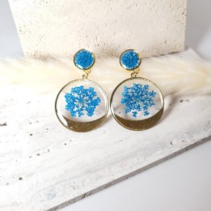 Boucles d'oreilles en résine de luxe pour femmes |   Design artistique unique |   Accessoires de mode vintage traditionnels faits à la main et légers - Product Image 4