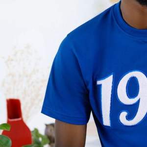 Mezza 1914 Sigma ciniglia T-Shirt blu in cotone Modulare bianco ricamato stile greco vita confraternita stile Sigma uomo T-Shirt - Product Image 3