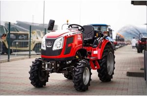 Tracteur à roues 4x4 Massey Ferguson 1825E 33 CV. - Product Image 2