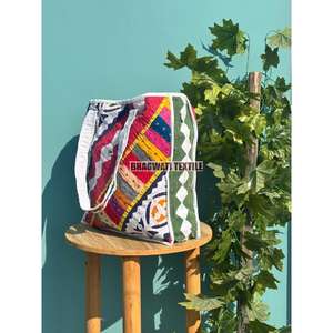 Vente en gros Nouveau sac de travail en coton fourre-tout Patchwork Design Canvas Usage quotidien Voyage Plage Épicerie Logo Motif Cadeau parfait - Product Image 4