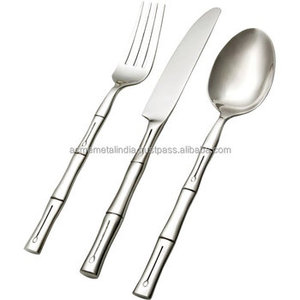 Ensemble de 4 couverts en acier inoxydable argent mat, vaisselle d'hôtel de qualité supérieure pour les mariages, les repas, les ustensiles de cuisine essentiels - Product Image 3