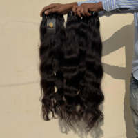Cheveux humains bruts non transformés de temple indien de qualité supérieure, vendeurs de paquets de cheveux bruts vierges de cuticule de fille indienne vierge naturelle