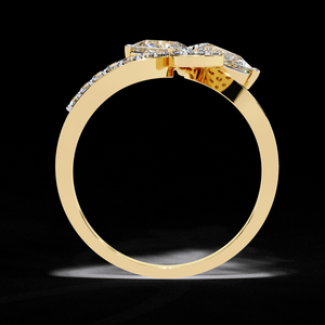 Anillo de Compromiso con Diamante Cultivado en Laboratorio, Diseño de Racimo de Peras con Banda de Oro Abierta y Diseño Pavé, Joyería Única - Product Image 4