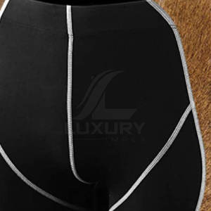 Short de sport de Compression de course de haute qualité pour hommes de style High Street taille élastique motif solide en vente - Product Image 5