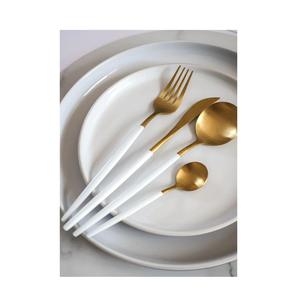 Ensemble de couverts en acier inoxydable au design moderne et élégant pour les mariages, les hôtels, les événements et les restaurants raffinés - Product Image 1