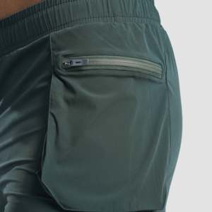 Pantalones Cortos de Baloncesto Aero 100% Poliéster (Verde) Corte Regular Cintura Elástica Talla XXS Diseño 2 en 1 para Gimnasio y Deportes con Decoración de Logos - Product Image 5