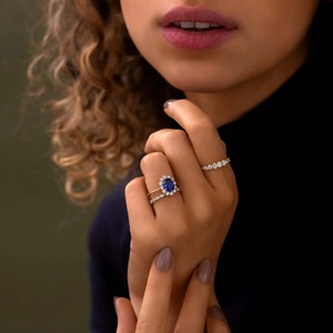 Alta demanda de anillos de diamantes de diseño artesanales para boutiques y minoristas de joyería disponibles a precio de exportación - Product Image 4