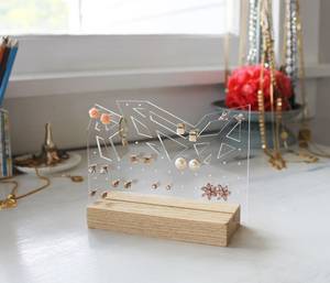 Présentoir de boucles d'oreilles en acrylique élégant avec base en bois Design innovant pour l'emballage de bijoux et l'affichage au détail - Product Image 6