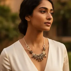 Collar de Plata con Racimo de Cuarzo Ahumado para Mujer - Joyería de Cristal para Regalo - Product Image 1