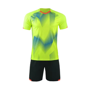 Uniformes de Fútbol Personalizados al por Mayor, Camiseta y Pantalones Cortos de Fútbol 100% Poliéster, Antibacterianos, Elásticos, Transpirables y de Secado Rápido - Product Image 1