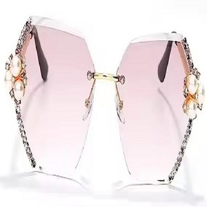 Luxury Designer Hip Hop Diamond <b>Sunglasses</b> for Unisex Black and Yellow PC Frame Export Quality Wholesale Price from India - Product Image 4