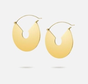 Pendientes de metal con patrón geométrico en negrita con un acabado en tono dorado pulido para mujeres contemporáneas que aman la joyería de declaración - Product Image 4