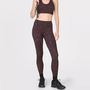 Leggings de Yoga Unisex de Cintura Alta, Compresión Alta, Transpirables, Antibacterianos, Sin Costuras, 180g, con Bolsillo, Estampado Personalizado para Todos - Product Image 2