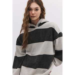 Sudadera con Capucha a Rayas 100% Algodón para Uso Diario - Product Image 2