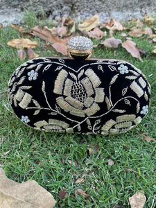 Pochette élégante brodée à la main de qualité supérieure pour les mariages, les fêtes et les occasions spéciales - Product Image 4