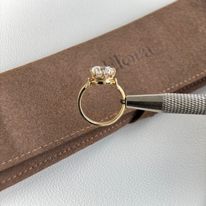 Anillo de diamante cultivado en laboratorio con corte cojín de 3.16 ct, estilo mina antigua - Product Image 2