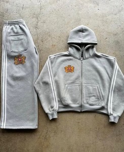 Ensemble survêtement streetwear de haute qualité avec logo personnalisé, pantalon de survêtement évasé et sweat-shirt, tissu en molleton français, survêtement empilé, survêtement pour homme - Product Image 1