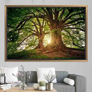 Arte en lienzo de la colección Sunrise Forest: Impresión de árboles verdes, decoración estilo granja, lienzo con marco dorado - Product Image 1