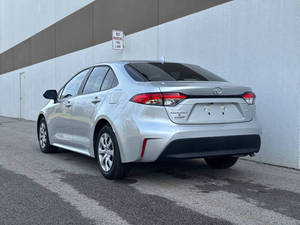 Toyota Corolla LE 2024 d'occasion en excellent état - Product Image 2