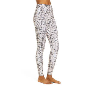 Leggings de yoga confortables taille haute pour femmes conception de vêtements de sport Style de mode OEM ODM Legging d'entraînement en tissu tricoté entretenu - Product Image 4