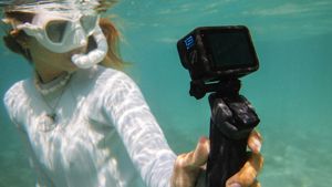 GoPro Hero 13 Black Original + Paquete de Accesorios, Cámara con Paquete Completo de Accesorios, 5.3K60 HyperSmooth6.0, Cámara Deportiva Resistente al Agua - Product Image 5