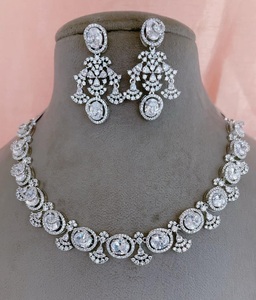 Collier de diamants CZ Zircon à la mode avec boucles d'oreilles ensemble de bijoux aspect diamant américain pour cadeau de mariage fête élégante pour les femmes - Product Image 3