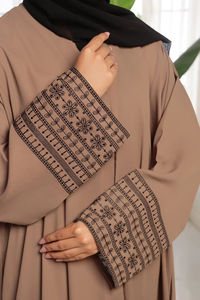 Abaya pour femme manches longues brodée, couleur unie, respirante avec impression droite de paillettes, logo personnalisé, grande taille - Product Image 6