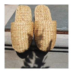 Sandalias de jacinto de agua ecológicas-Calzado ideal para vacaciones en la playa y uso al aire libre-100% natural de Vietnam - Product Image 4