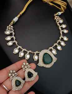 Conjunto de collar AD CZ chapado en oro para mujer, estilo étnico de Bollywood, cadenas de hilo con forma de número de compromiso de boda con circón - Product Image 3