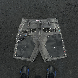 Shorts en jean vintage pour hommes avec logo personnalisé OEM, patch en cuir, denim vintage lavé, chaîne et strass - Product Image 4