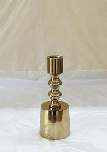 Porte-bougie métallique au design moderne avec finition dorée en aluminium pour la décoration de la maison et la décoration de mariage - Product Image 2