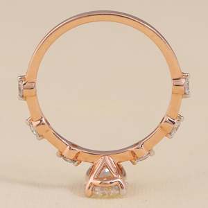 Anillo de Compromiso Solitario con Diamante Cultivado en Laboratorio, Elegante Corte Ovalado, Opciones de Plata de Ley/Platino/Oro, Claridad VS1 - Product Image 2