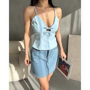 Blusa de Crepé con Tirantes de Satén y Detalle de Lazo, Estilo Sexy para Fiesta - Product Image 2