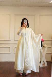 Vestido de fiesta de diseñador con bordado, estilo romano, de seda, con falda y dupatta, completamente cosido, listo para usar. - Product Image 1