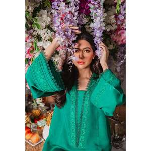 Robe en satin vert printemps - Product Image 5