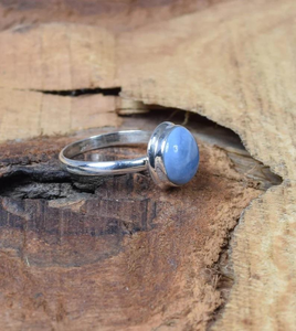 Bague en opale bleue péruvienne ronde, pierre précieuse, argent sterling 925, fabrication artisanale, bijoux bleus uniques, pierre de naissance d'octobre, cadeau pour un anniversaire - Product Image 3