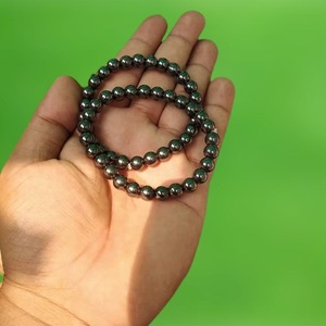 Bracelets magnétiques en hématite de conception unique pour la mise à la terre ou l'équilibre et le soutien énergétique holistique disponible à un prix raisonnable - Product Image 4