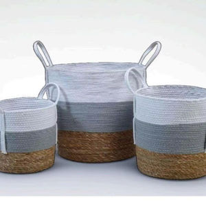 Grand panier de rangement décoratif en jonc de mer fait à la main avec poignées en anneau Organisateur tissé pour le rangement des enfants - Product Image 1