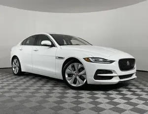 Jaguar XE 2020 impecablemente limpio - Product Image 1